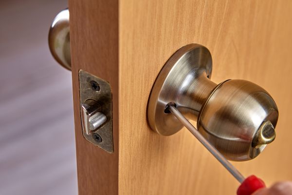 Door Handle Mounting